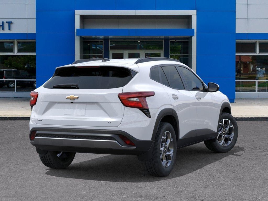 New 2026 Chevrolet Trax LT w/ Driver Confidence Package FWD image 4