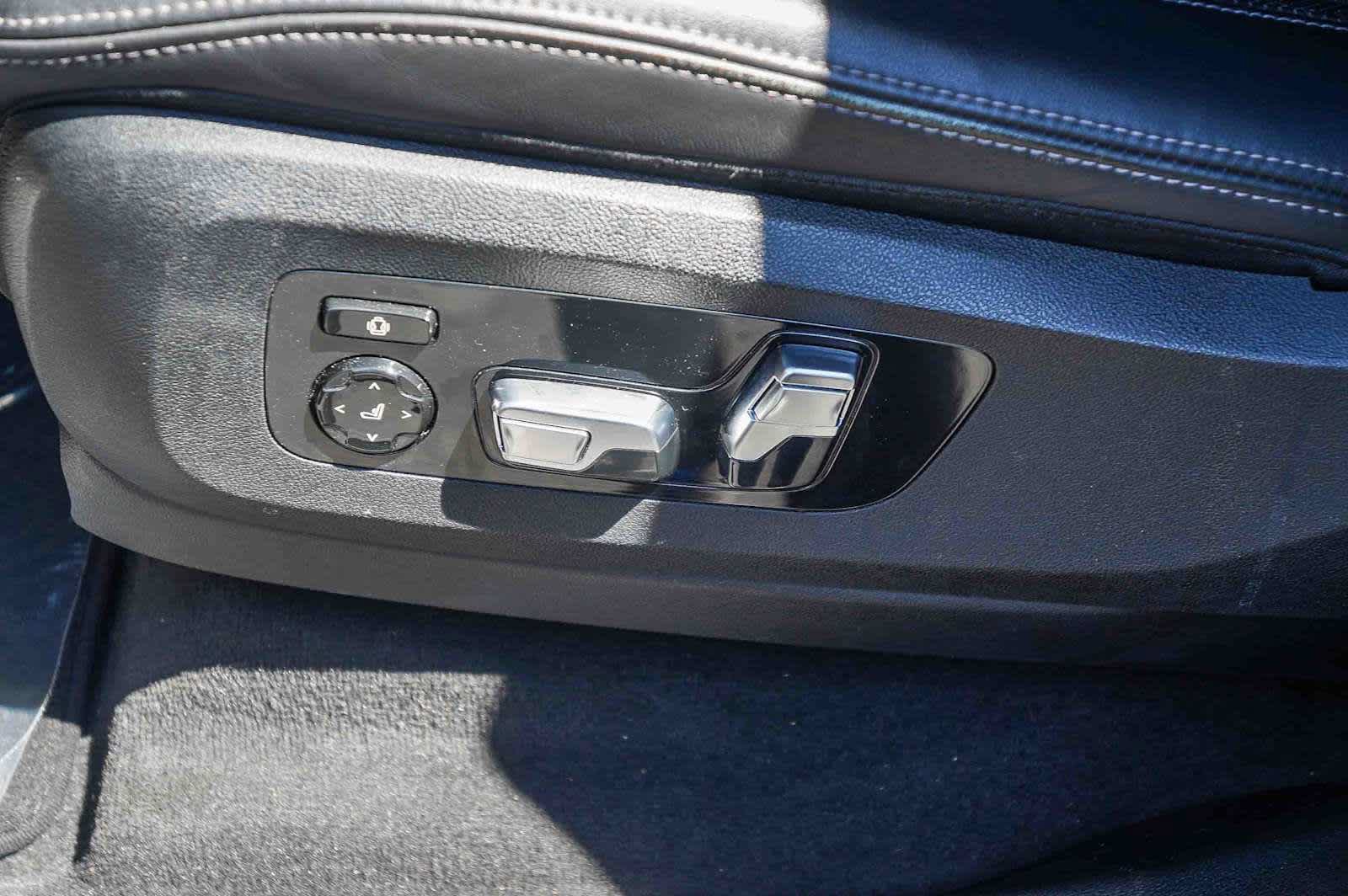 Used 2023 BMW X5 xDrive40i w/ Parking Assistance Package AWD/4WD image 24
