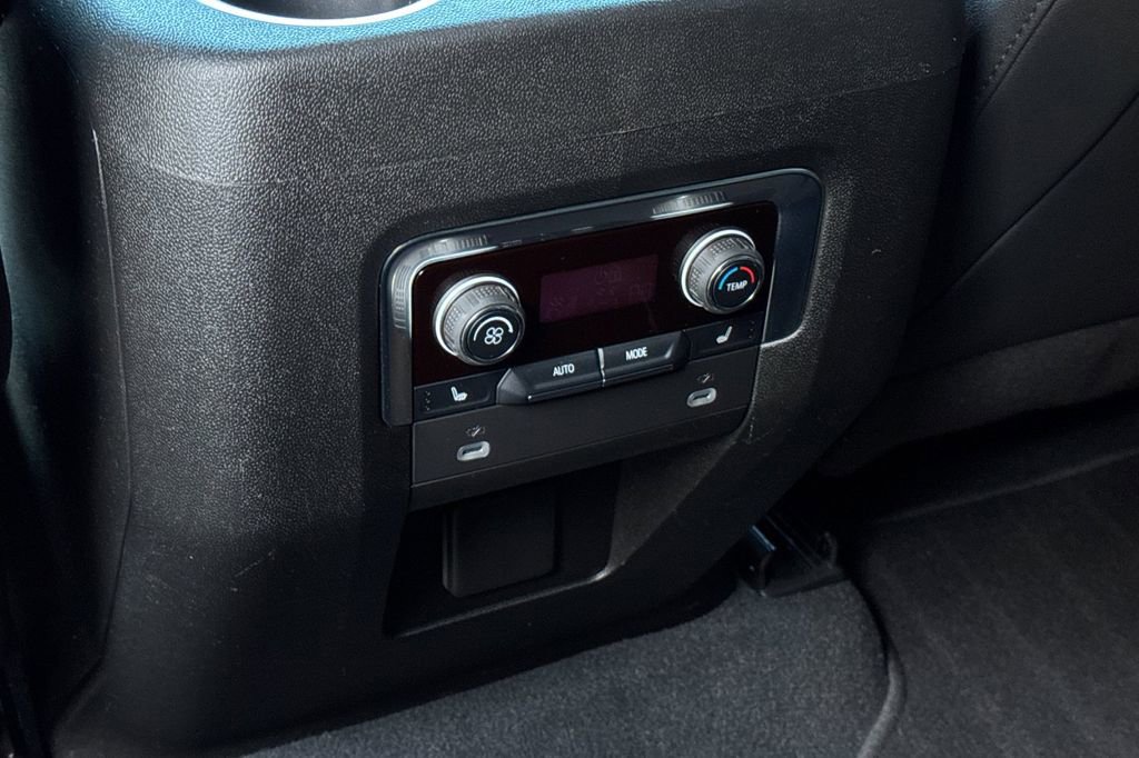 Certified 2024 Chevrolet Suburban Premier AWD/4WD image 14