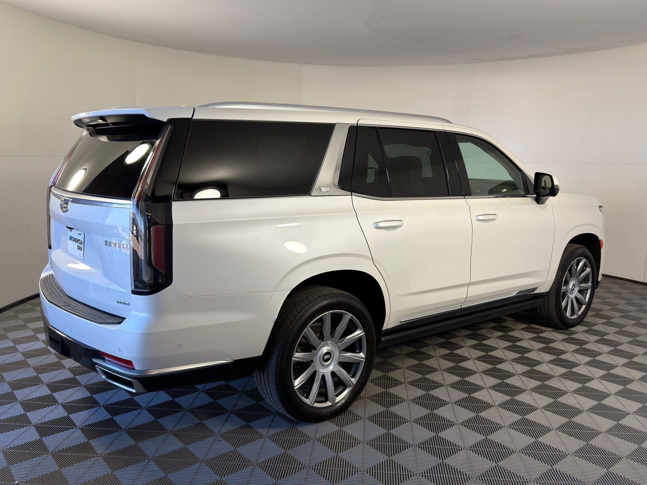 Used 2024 Cadillac Escalade Premium Luxury Platinum image 7