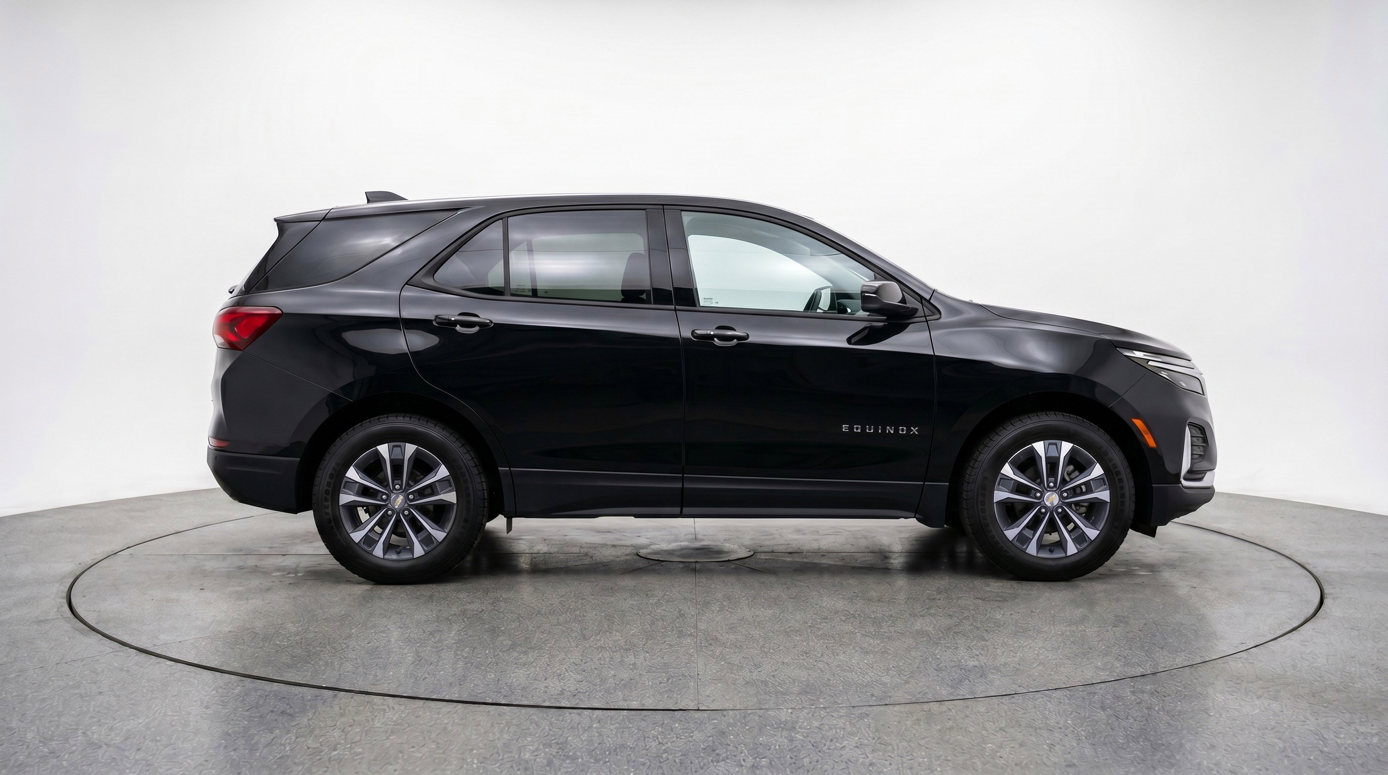 Used 2025 Chevrolet Equinox LT FWD image 11