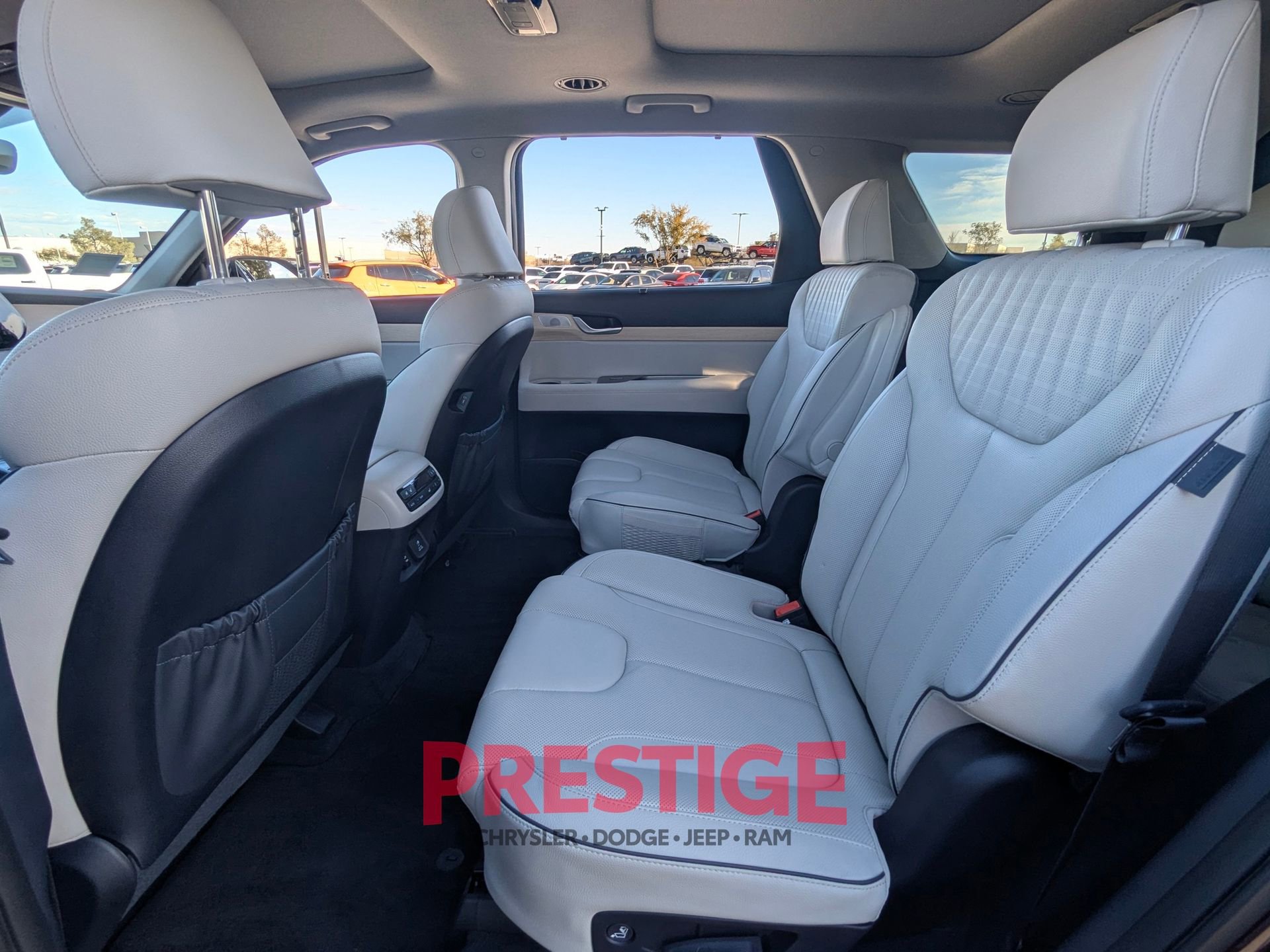 Used 2023 Hyundai Palisade Limited image 30