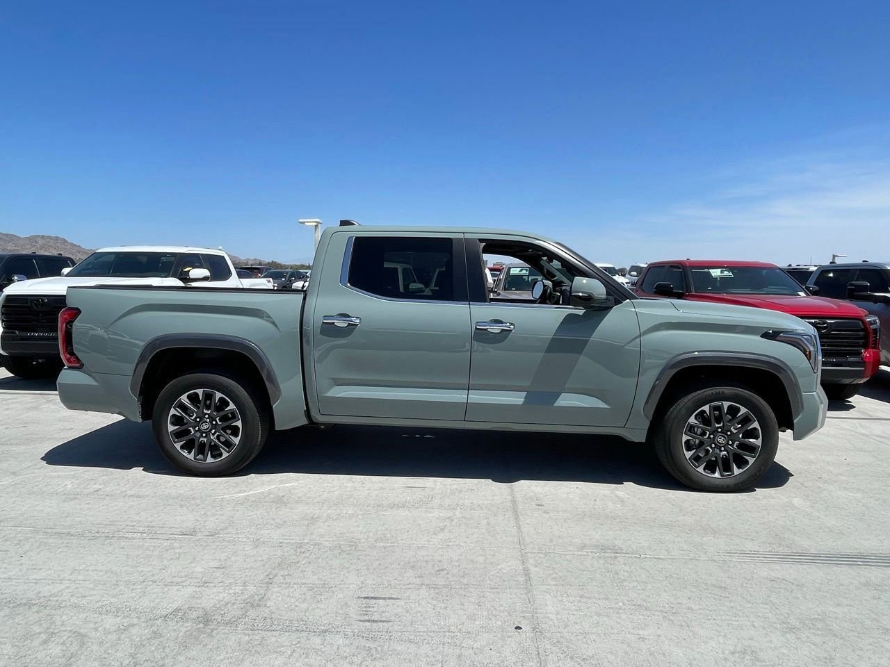 Used 2025 Toyota Tundra Limited AWD/4WD image 3