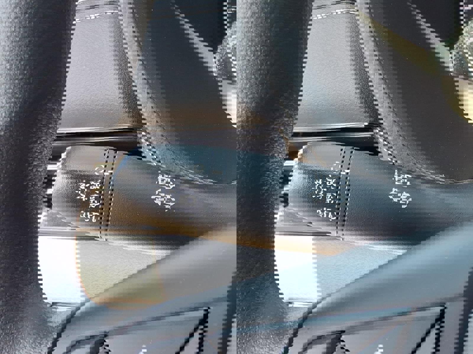 Used 2025 Nissan Sentra SV image 26