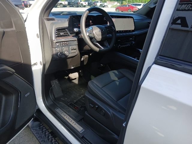 Used 2025 Chevrolet Tahoe Z71 w/ Comfort Package AWD/4WD image 59
