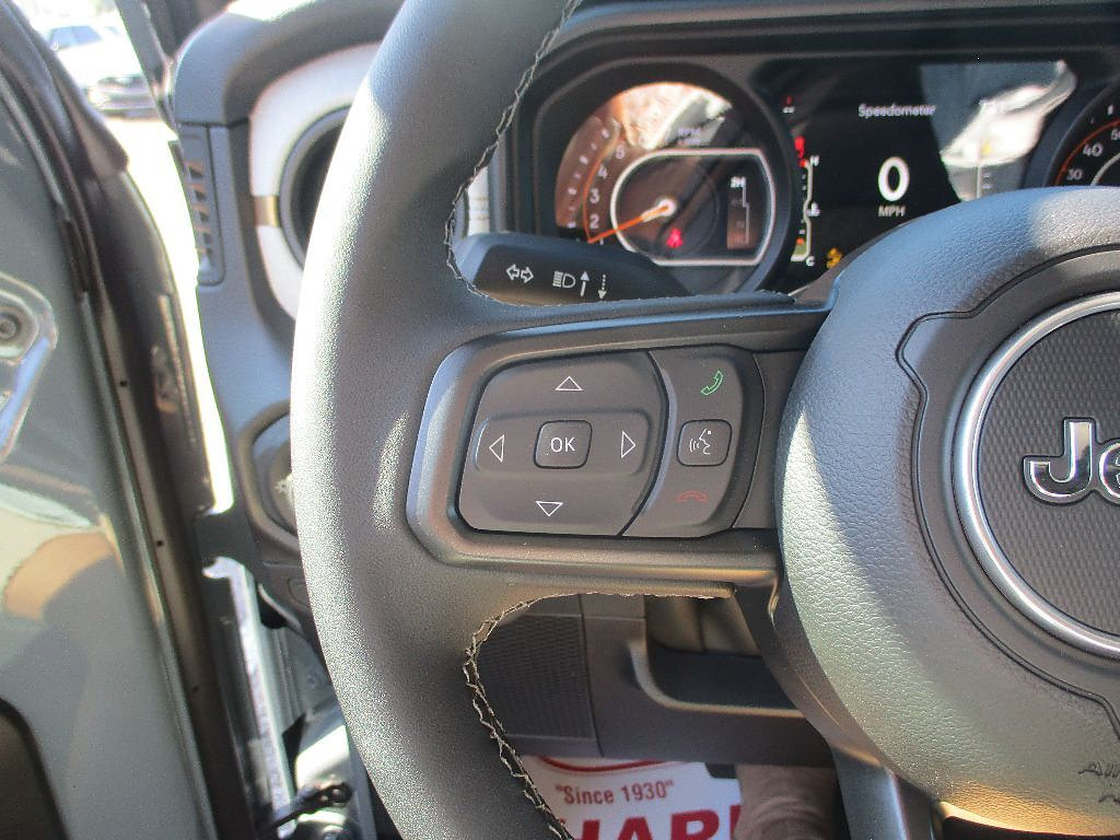 New 2025 Jeep Gladiator Sport AWD/4WD image 8