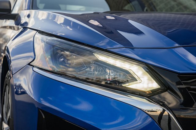 Used 2025 Nissan Altima 2.5 SV image 14