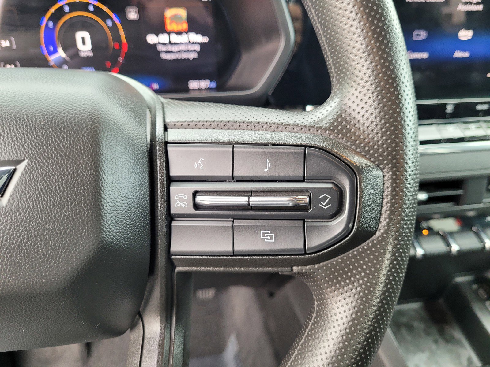 Used 2024 Chevrolet Colorado W/T image 23