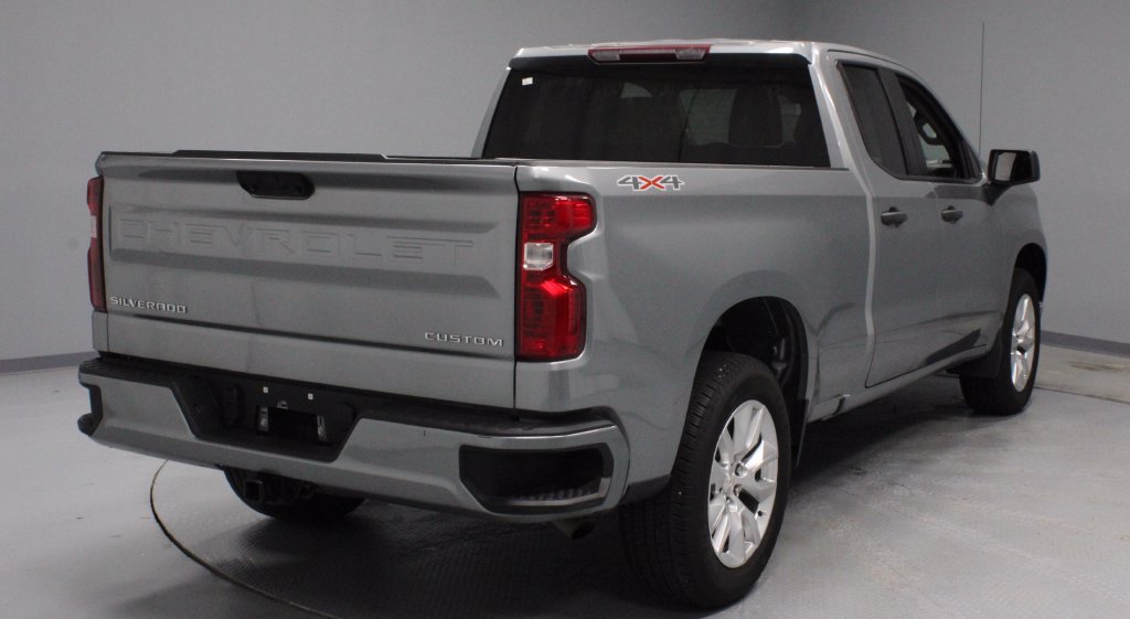 Used 2023 Chevrolet Silverado 1500 Custom AWD/4WD image 8