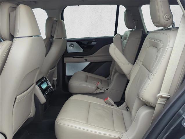 Used 2020 Lincoln Aviator Reserve w/ Equipment Group 202A image 24
