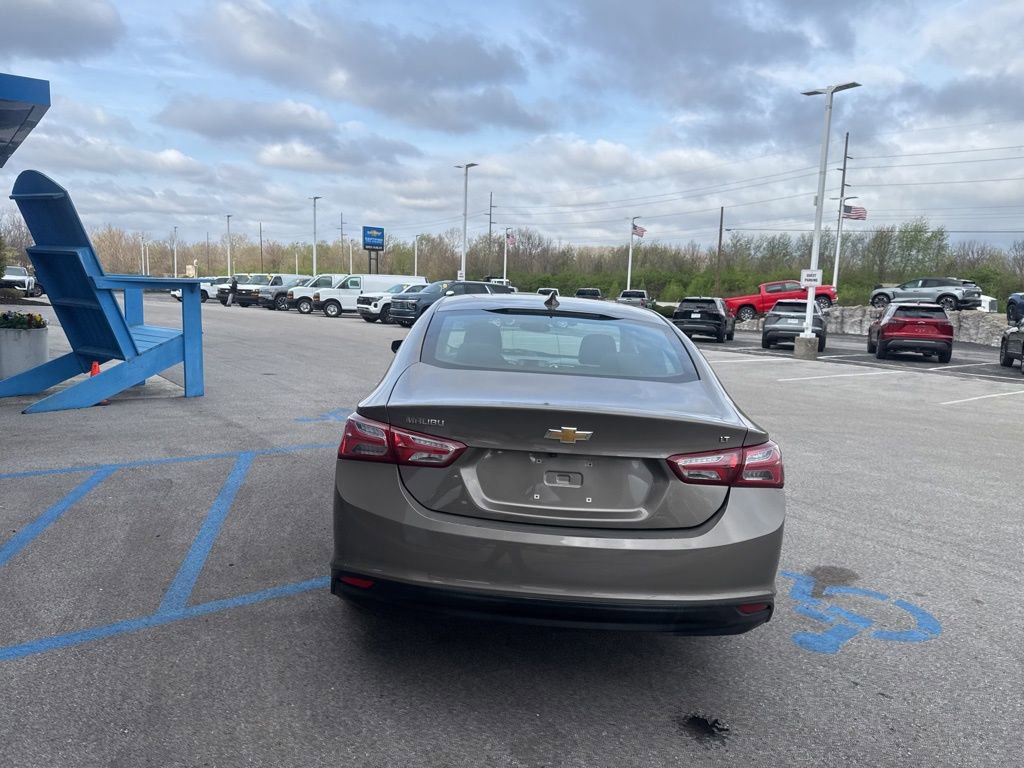 Used 2020 Chevrolet Malibu LT image 14