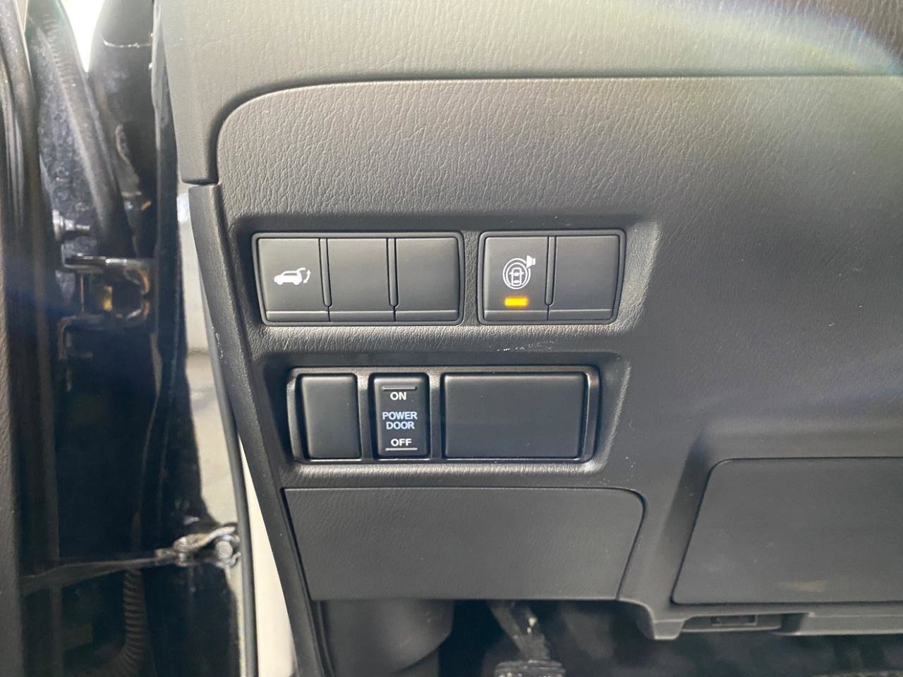 Used 2021 Nissan Armada SV w/ SV Appearance Package image 10