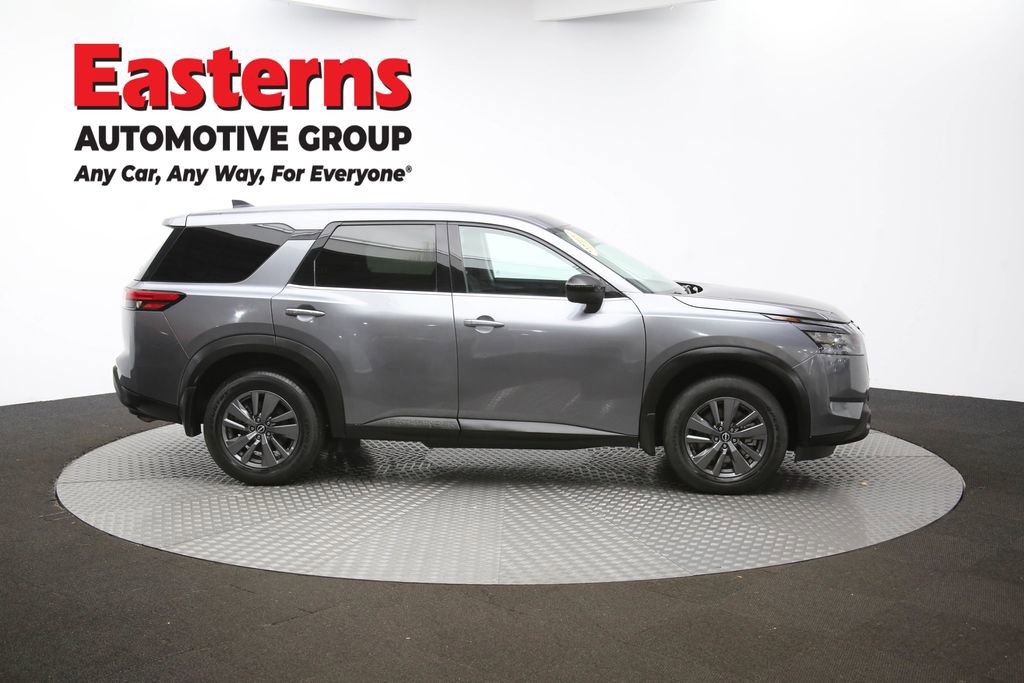 Used 2024 Nissan Pathfinder S image 41