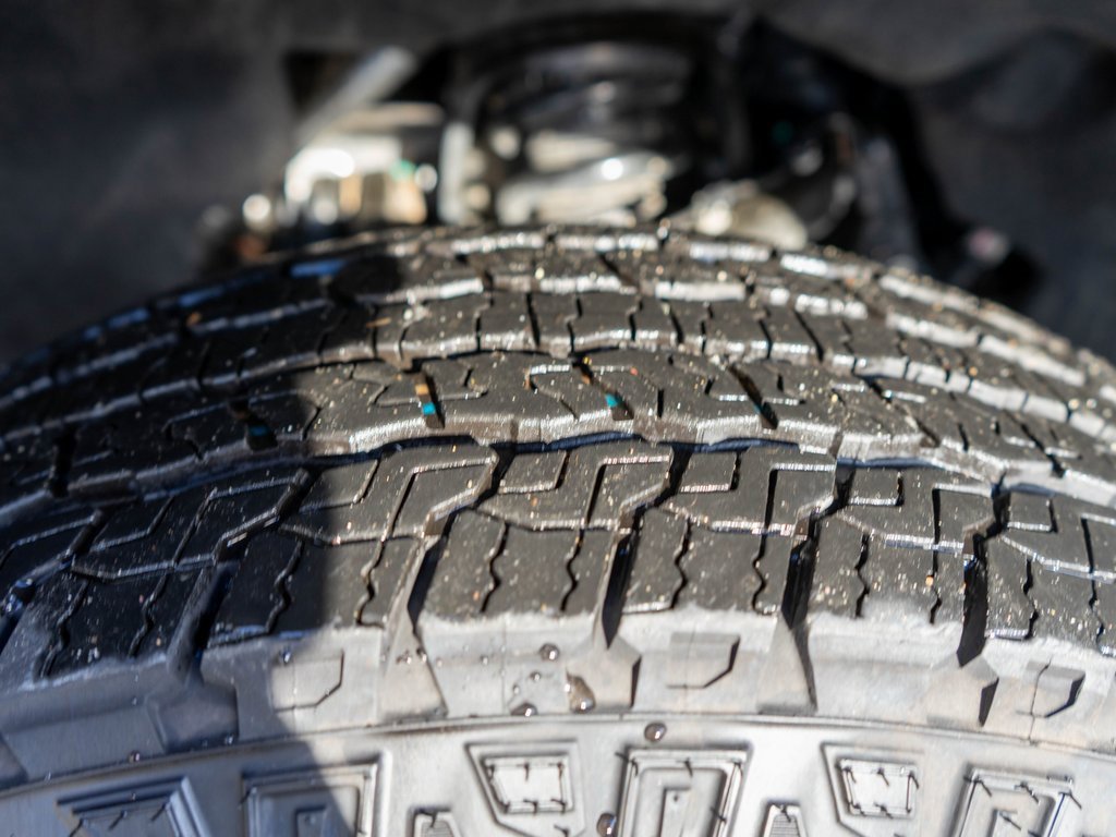 New 2025 GMC Canyon Elevation w/ Convenience Package image 35