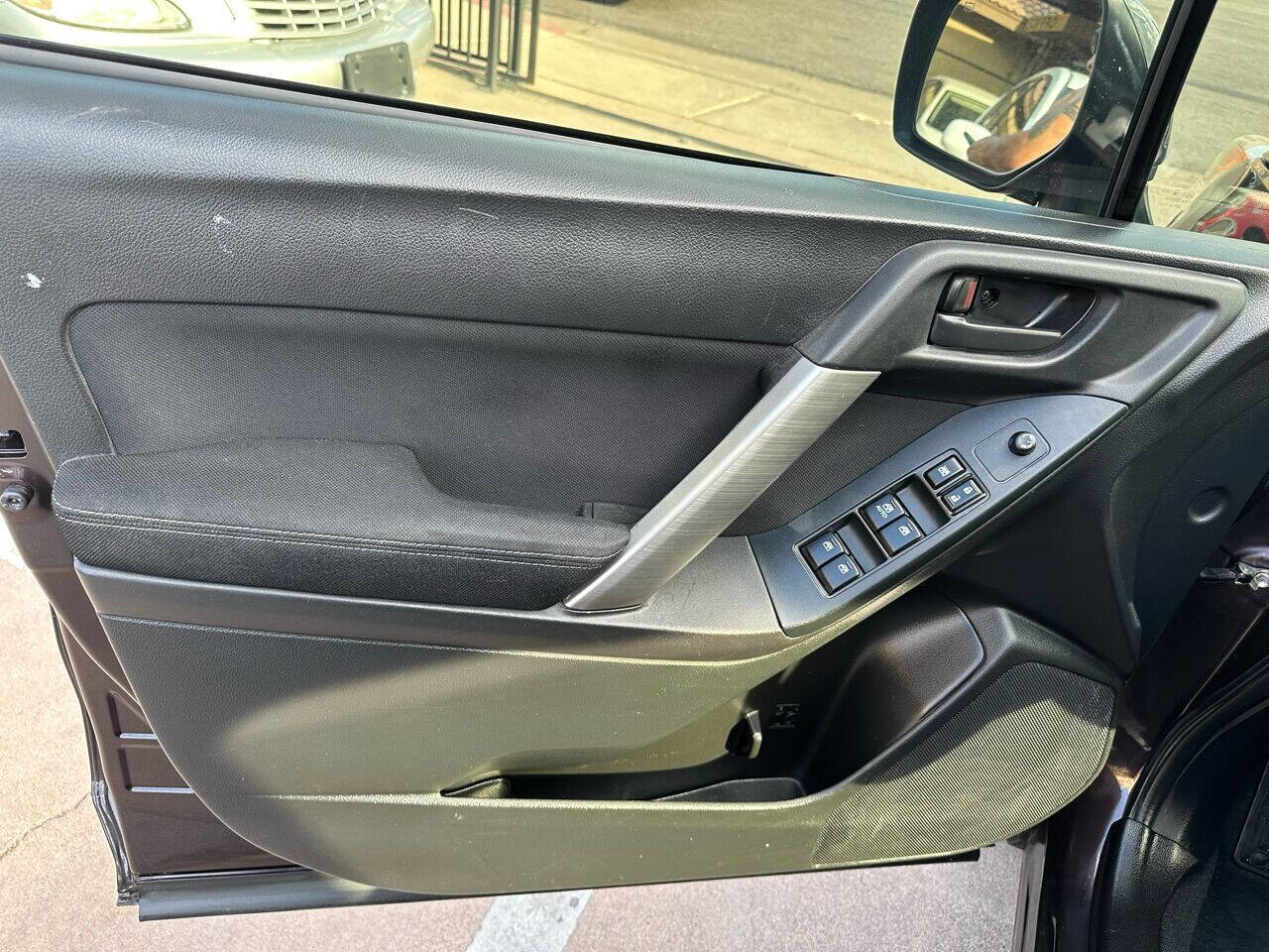 Used 2014 Subaru Forester 2.5i Premium image 8