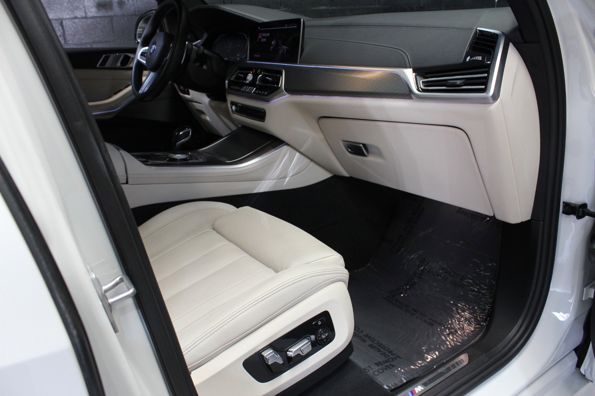 Used 2021 BMW X5 sDrive40i w/ M Sport Package image 40