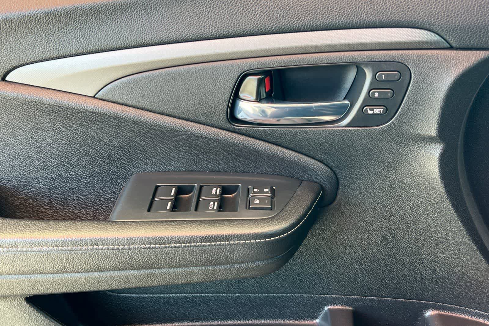 Used 2023 Honda Ridgeline RTL-E image 13