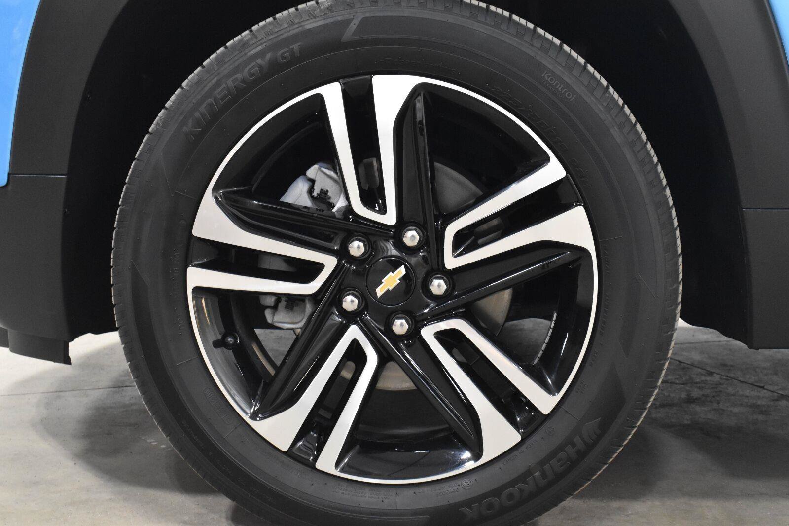 Used 2025 Chevrolet TrailBlazer LT w/ LPO, Blackout Package AWD/4WD image 30