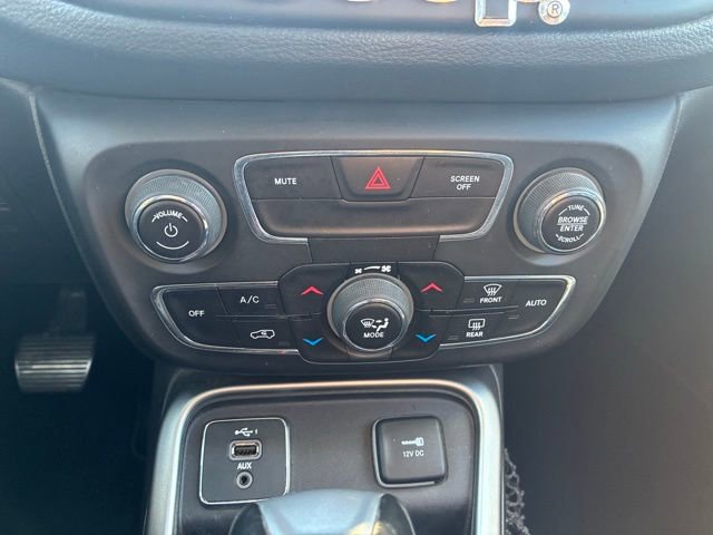 Used 2019 Jeep Compass Latitude image 14