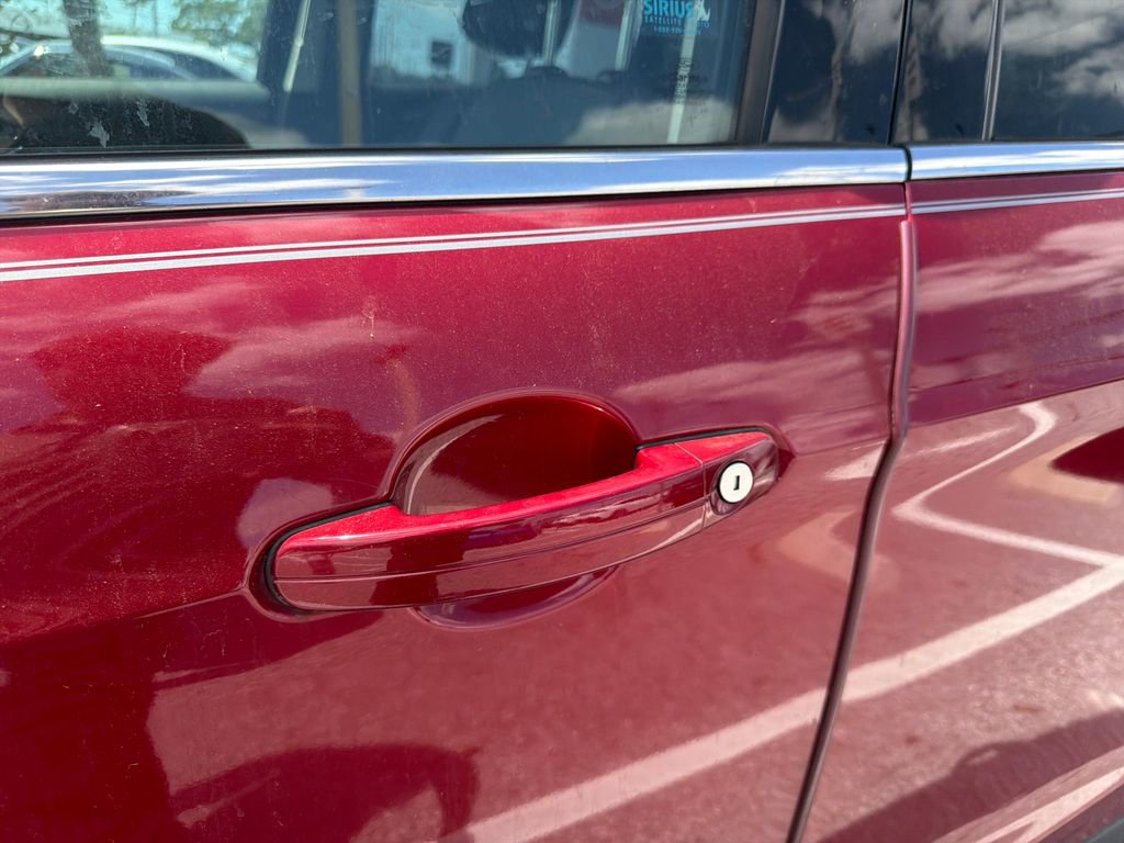 Used 2017 Ford Escape SE w/ Equipment Group 201A image 18