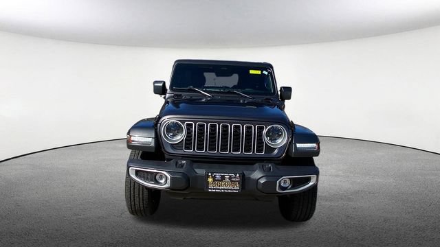 Used 2025 Jeep Wrangler Unlimited Sahara AWD/4WD image 2