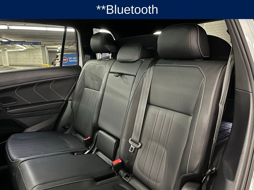 Certified 2022 Volkswagen Tiguan SE R-Line image 21