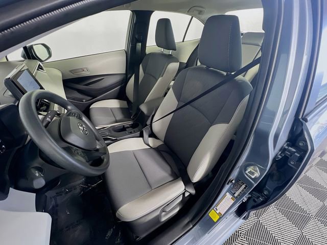 Used 2025 Toyota Corolla LE image 9