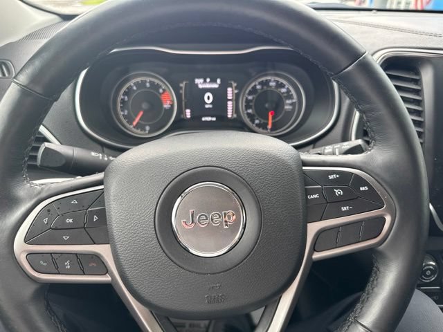 Used 2019 Jeep Cherokee Latitude Plus w/ Cold Weather Group AWD/4WD image 9