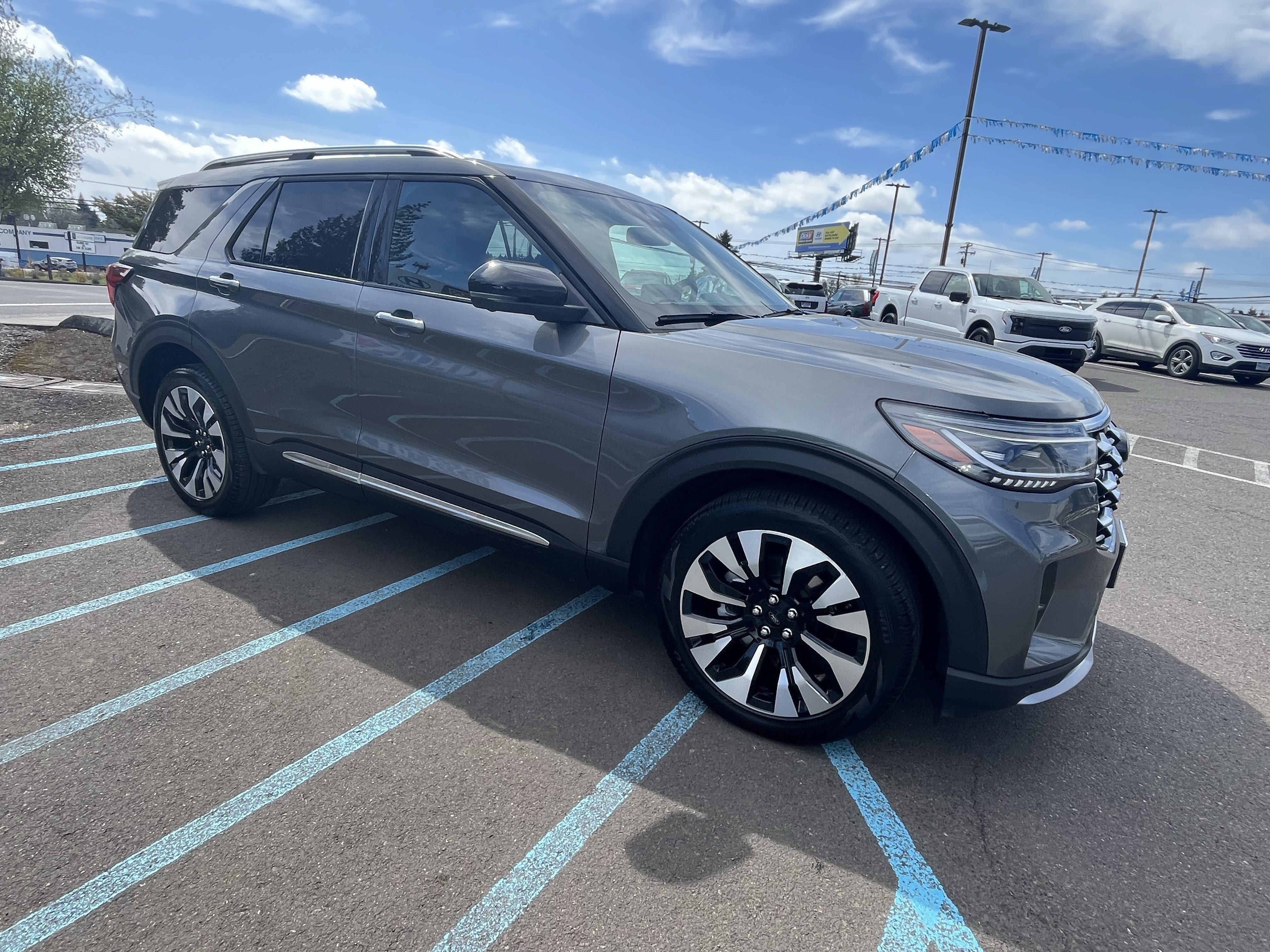 Used 2025 Ford Explorer Platinum w/ LUX Leather Package image 7