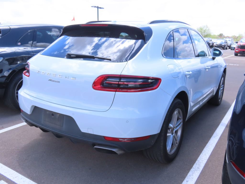 Used 2018 Porsche Macan AWD/4WD image 3