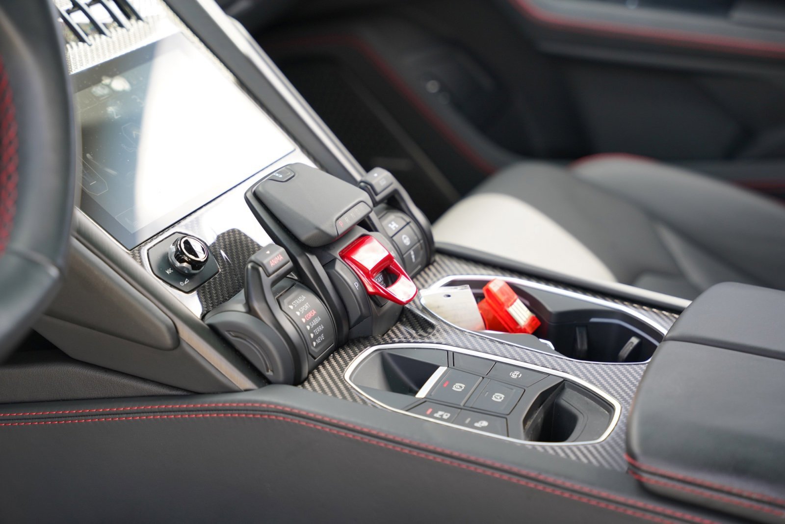 Used 2023 Lamborghini Urus S image 16