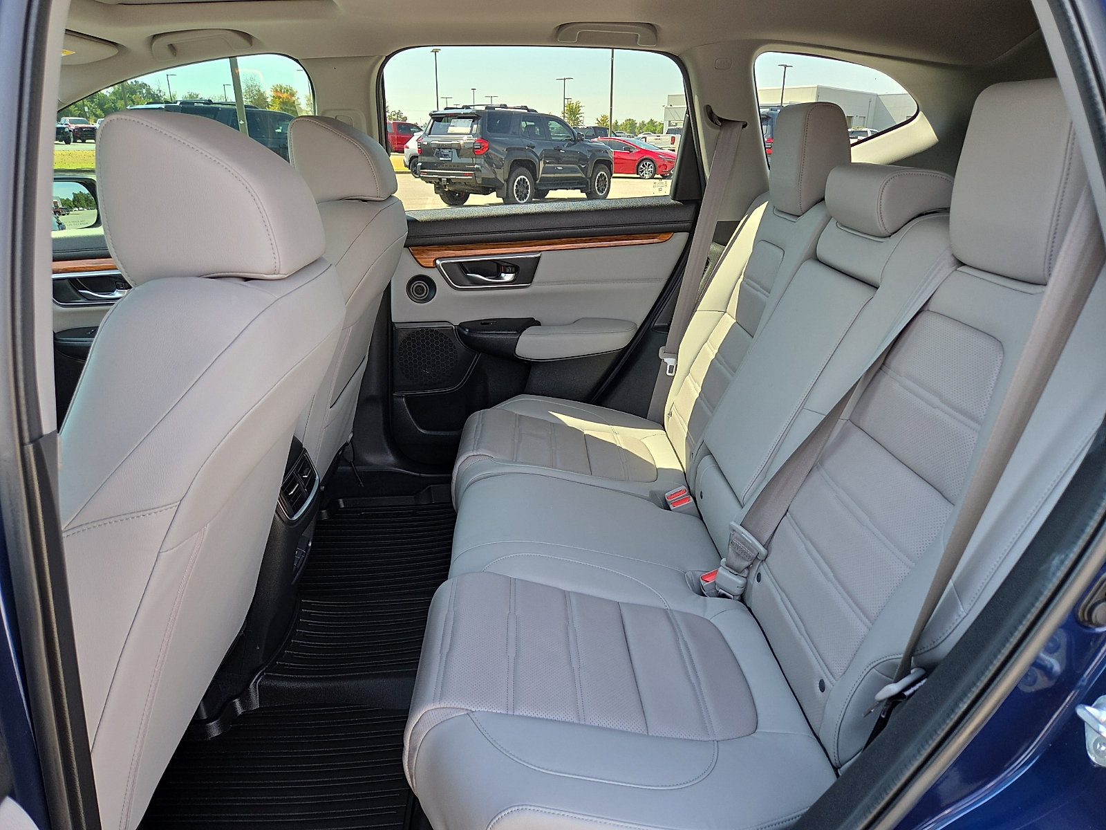 Used 2022 Honda CR-V Touring image 10