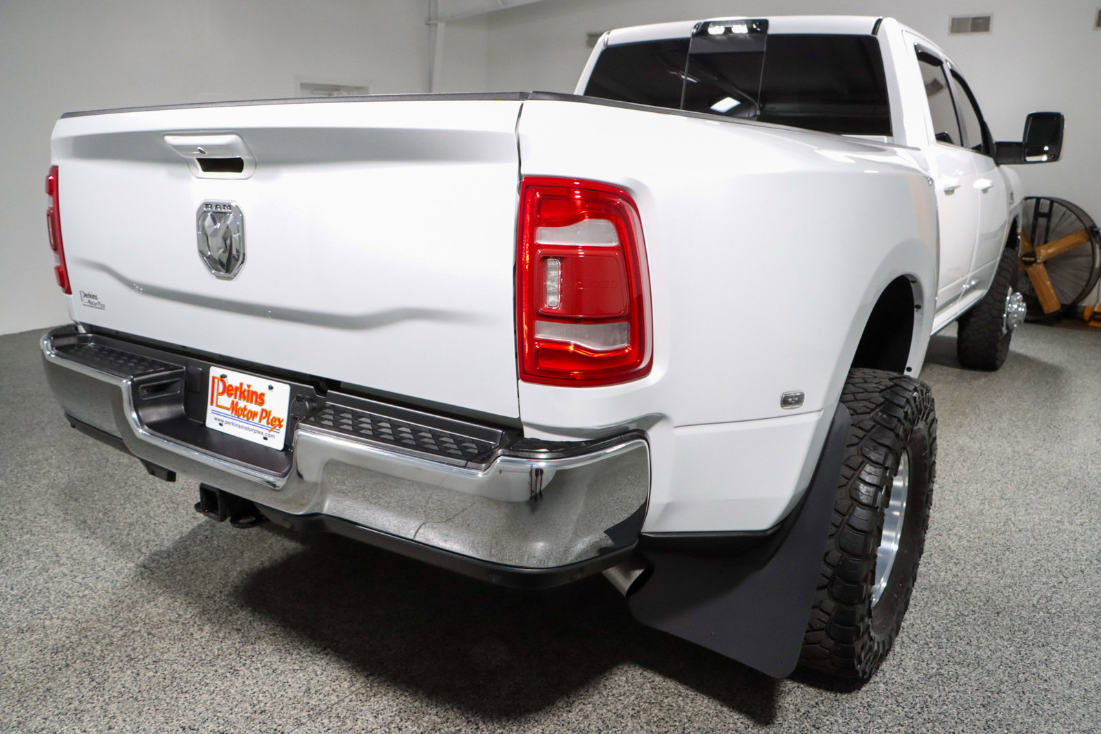 Used 2024 RAM 3500 Laramie w/ Bed Utility Group image 7