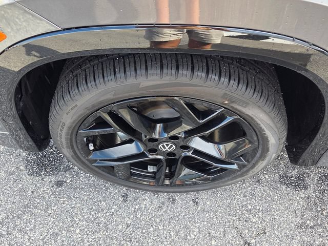 New 2026 Volkswagen Tiguan SE R-Line FWD image 18