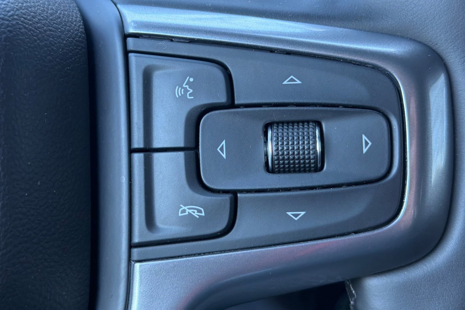 Used 2025 Chevrolet Silverado 1500 LT w/ Protection Package image 30