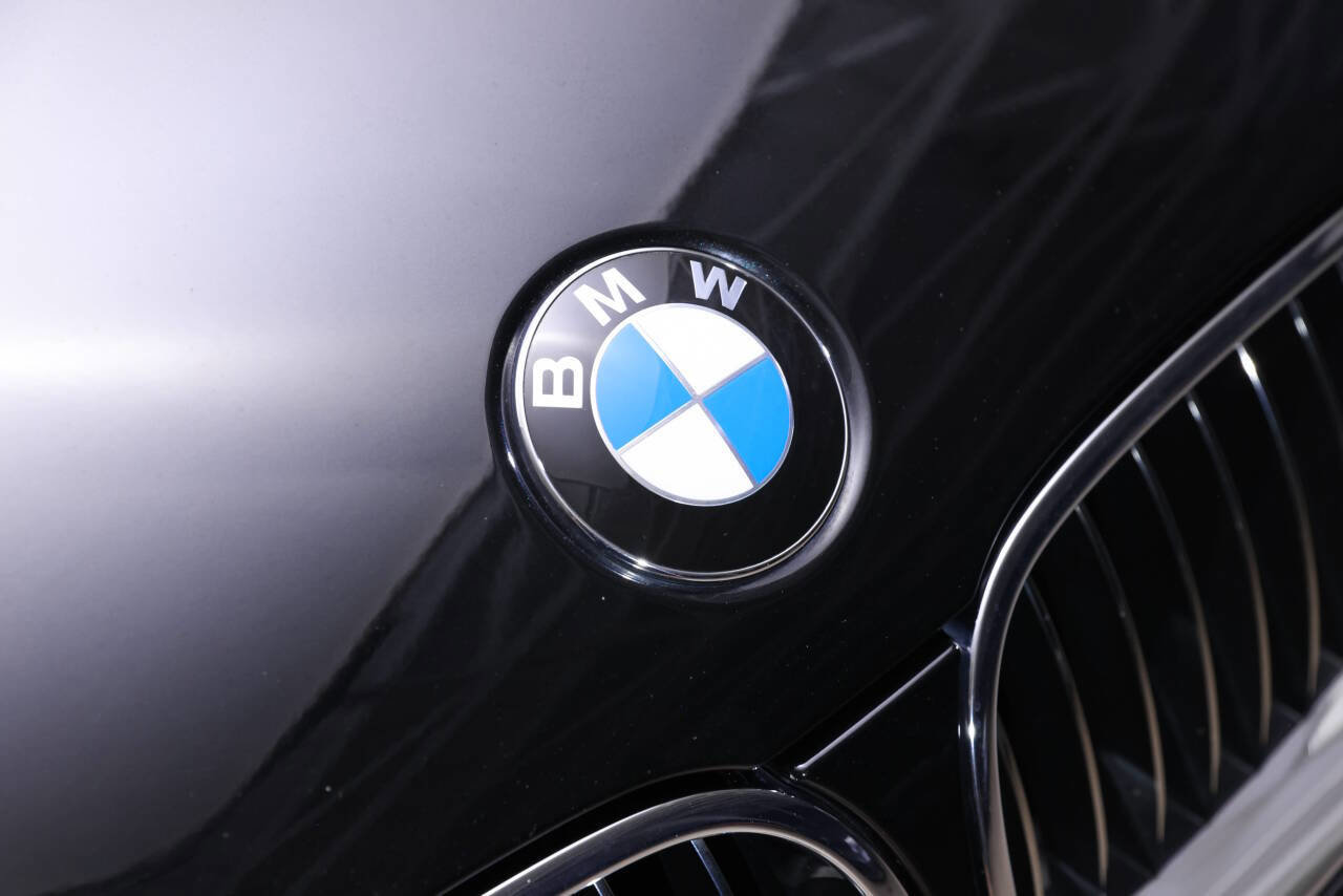 Used 2006 BMW M5 image 46