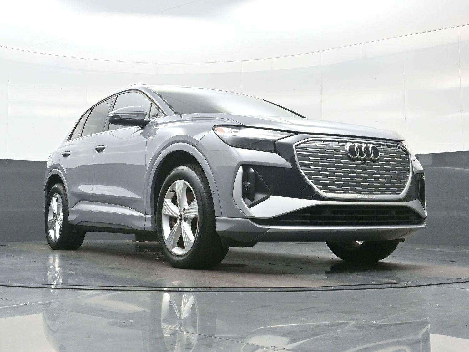 Used 2023 Audi Q4 e-tron Premium Plus w/ Premium Plus AWD/4WD image 33