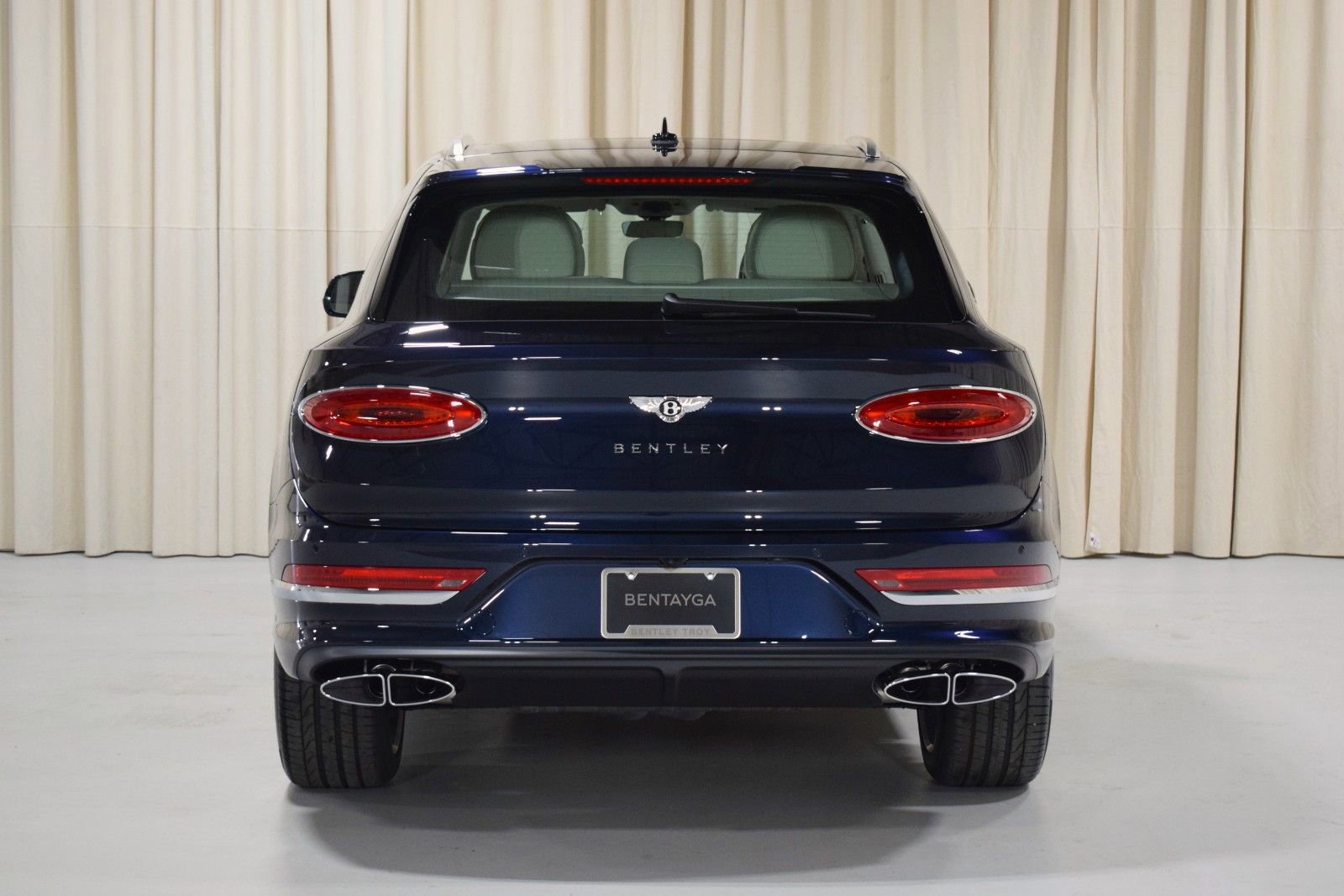 New 2025 Bentley Bentayga AWD/4WD image 13