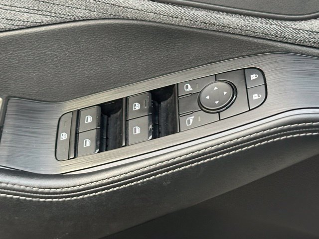 Used 2023 Nissan Rogue SV AWD/4WD image 19