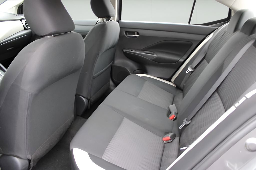 Used 2021 Nissan Versa SV image 17