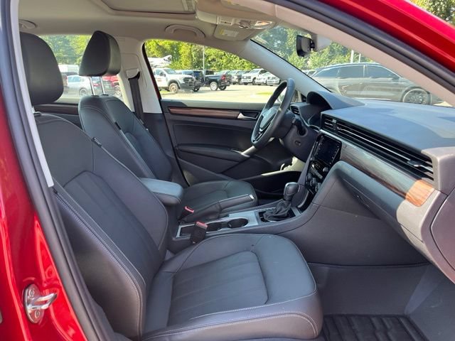 Used 2022 Volkswagen Passat 2.0T FWD image 11