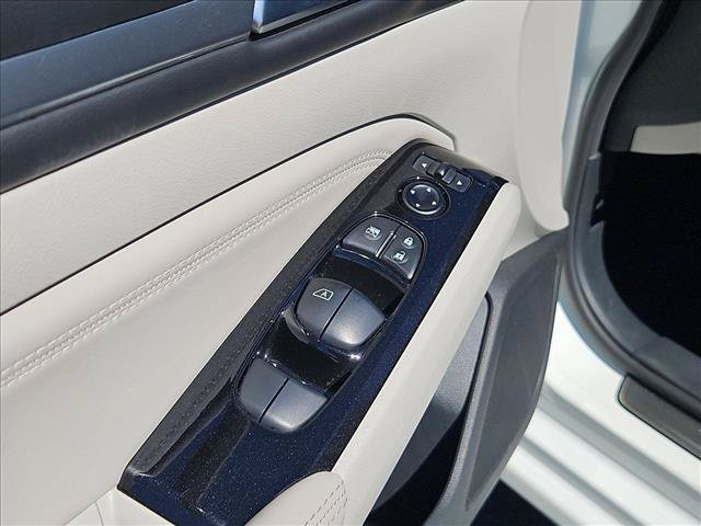 Used 2023 Nissan Altima 2.5 SL FWD image 11