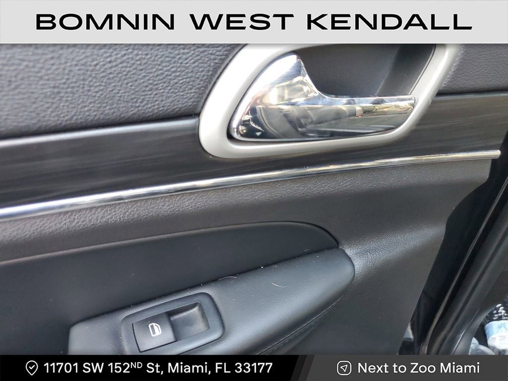 Used 2021 Jeep Grand Cherokee Limited w/ Luxury Group II image 13