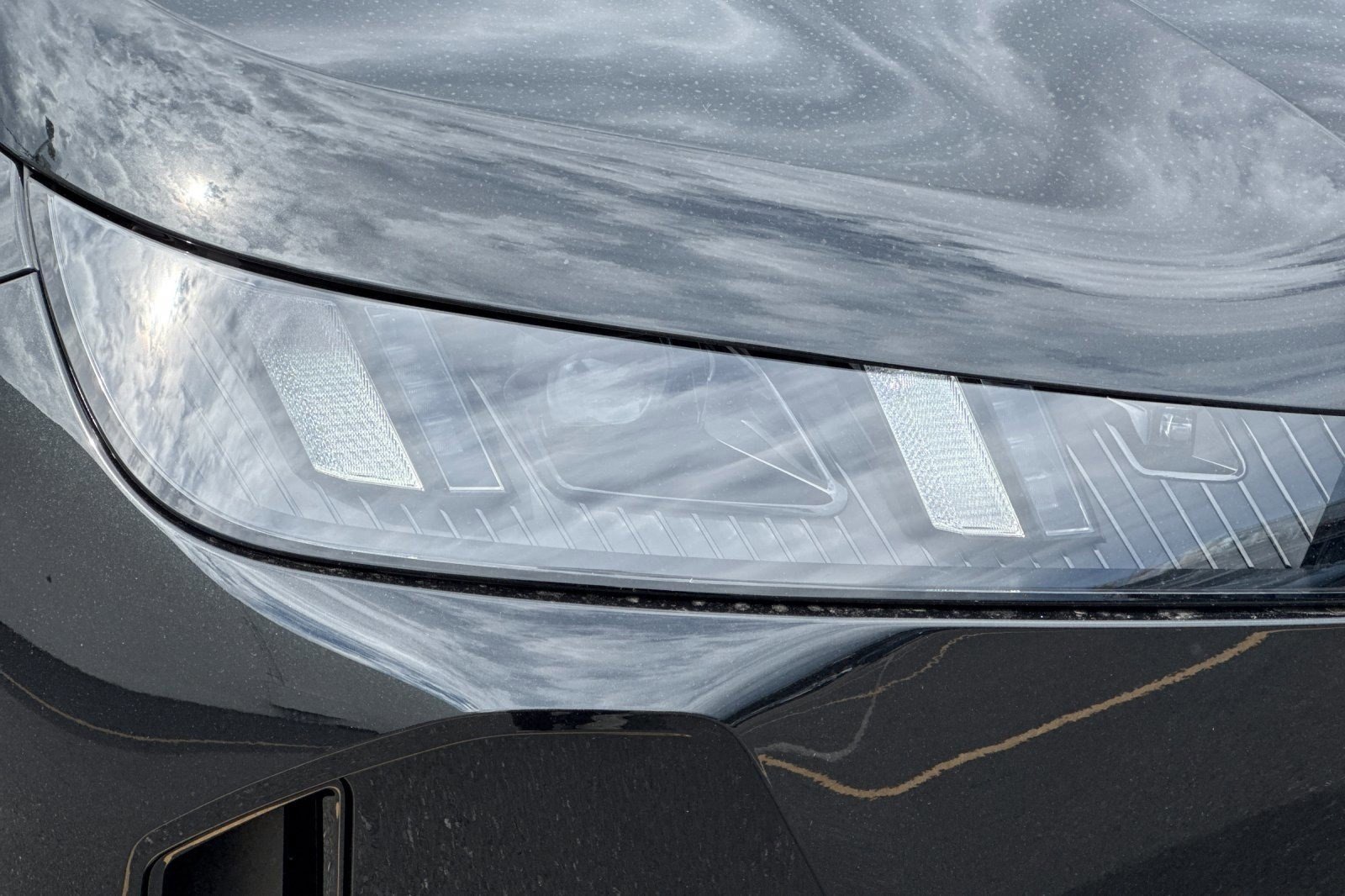 New 2026 BMW iX M70 image 10