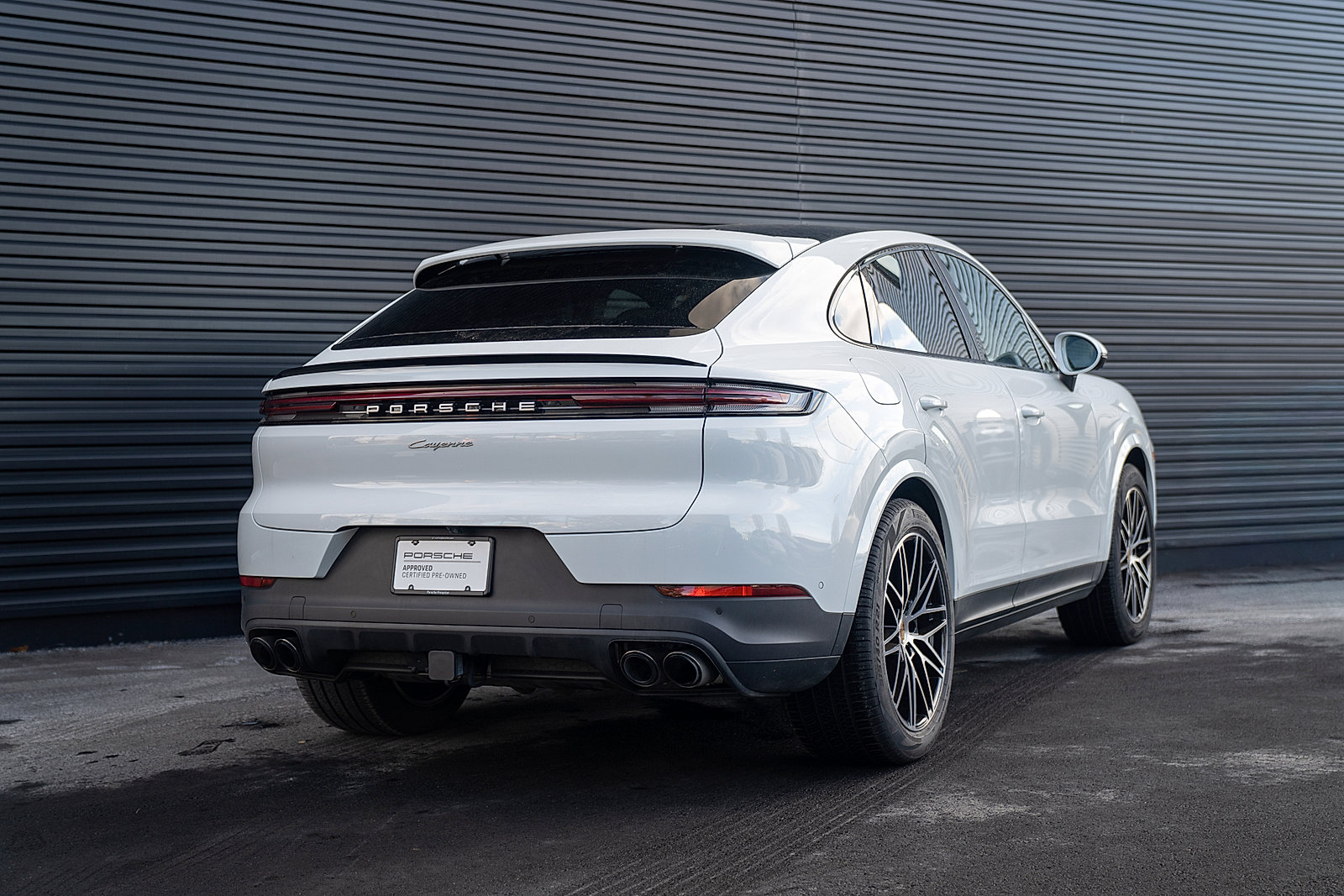 Certified 2025 Porsche Cayenne Coupe image 31