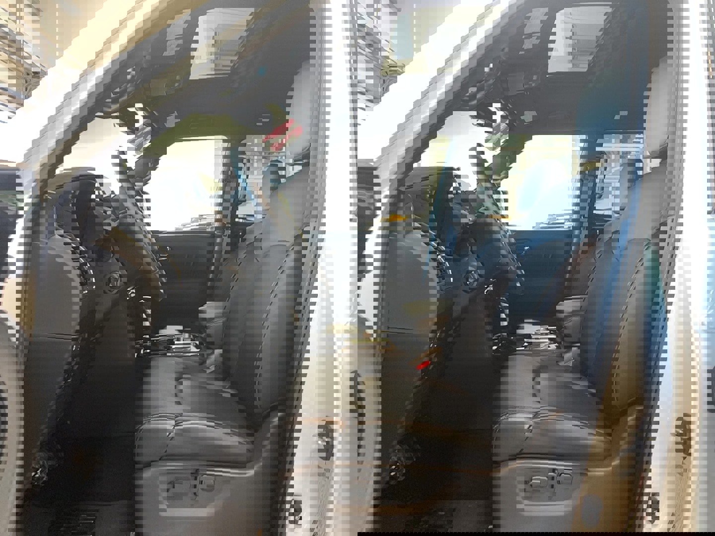 Certified 2024 Nissan Armada SL w/ Midnight Edition Package image 6