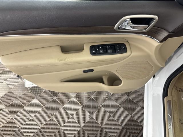 Used 2014 Jeep Grand Cherokee Overland AWD/4WD image 20