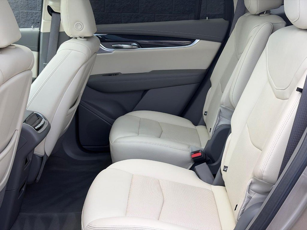 Certified 2023 Cadillac XT6 Premium Luxury AWD/4WD image 6