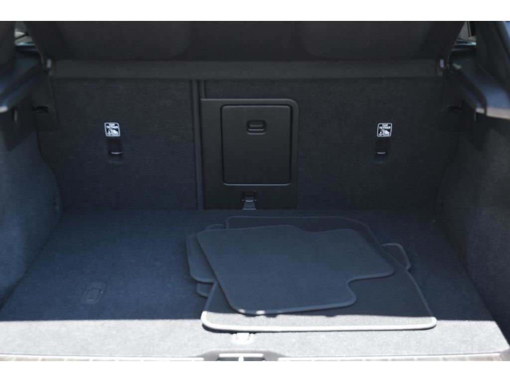 Used 2023 Volvo C40 P8 Recharge Plus AWD/4WD image 23