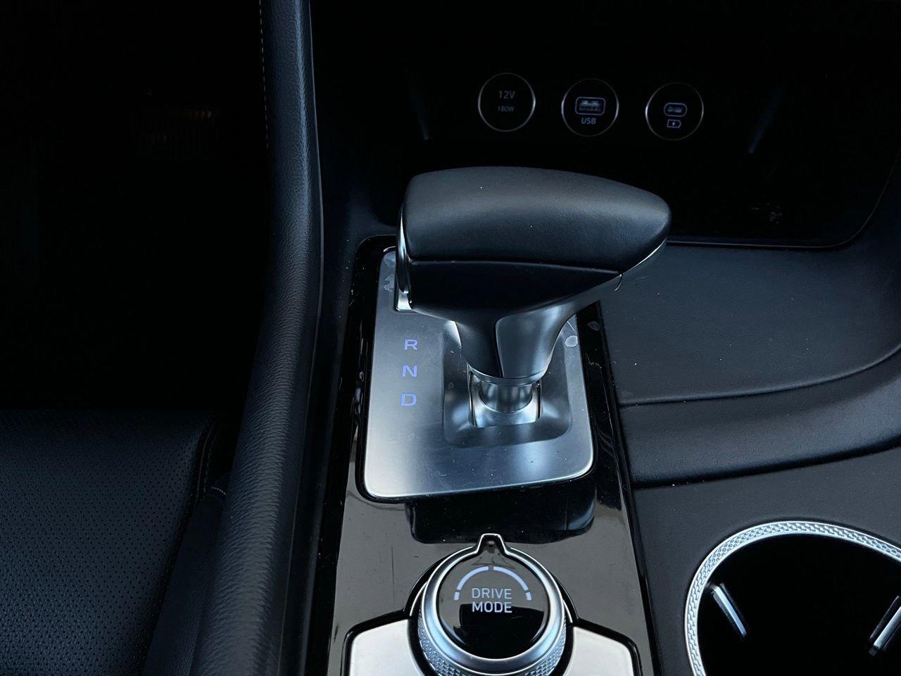 Used 2025 Genesis G70 2.5T image 22